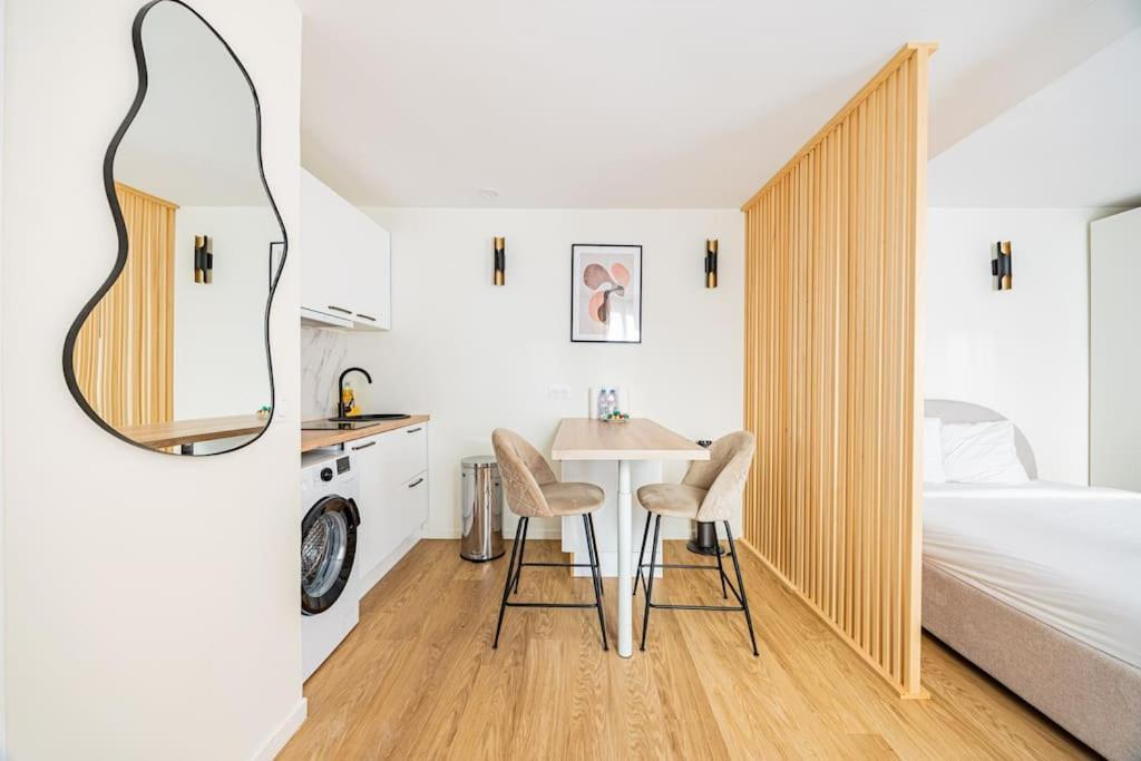 21#studio 2 Pers#bon Marche#st Germain#paris 6 *