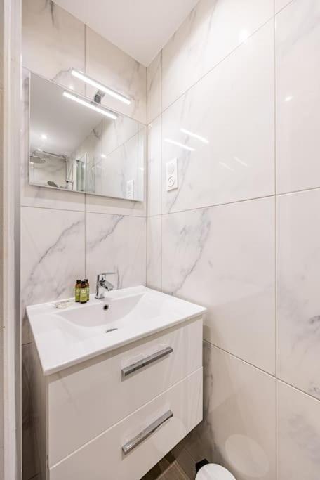 21#studio 2 Pers#bon Marche#st Germain#paris 6 Paris