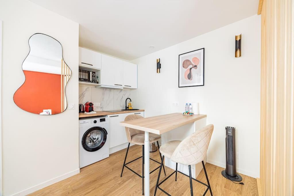 21#studio 2 Pers#bon Marche#st Germain#paris 6 *